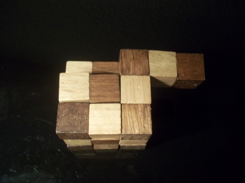 Casse-tête : le snake cube 3x3x3 en bois et sa solution – Le blog de  Fabrice ARNAUD
